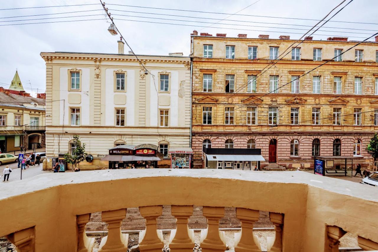 Family Apartments In Lviv Center With Balcony Exterior photo